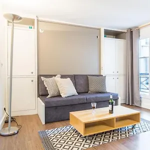 Guestready-designer For 2, Close To Louvre! , Paris France