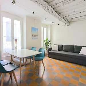 Cozy Intramuros Near The Station , Avignon France